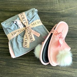 Victoria Secret white Pom Pom pink slippers